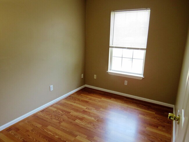 Building Photo - Super-Star Hi Ranch For Rent