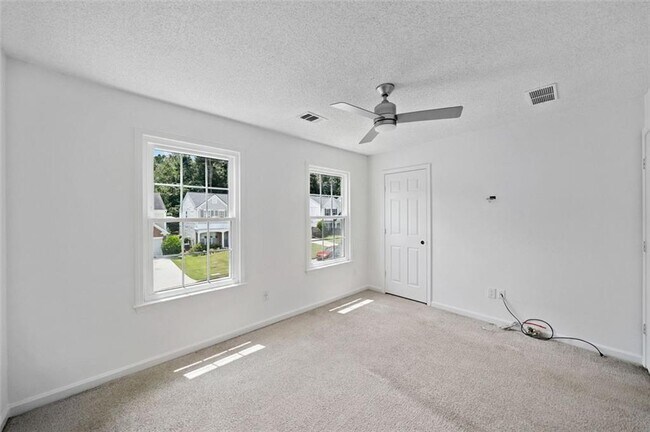 Building Photo - 1636 Heyford Cir NW