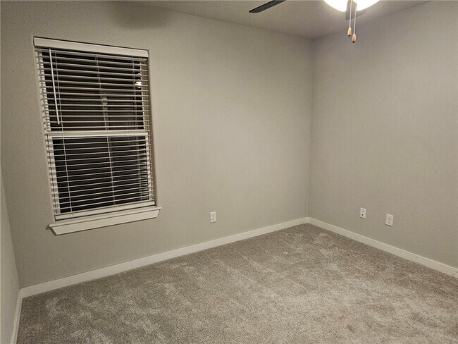 Building Photo - 441 Coconut Ln