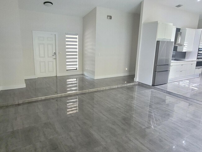 Building Photo - 5460 Hawkes Bluff Ave