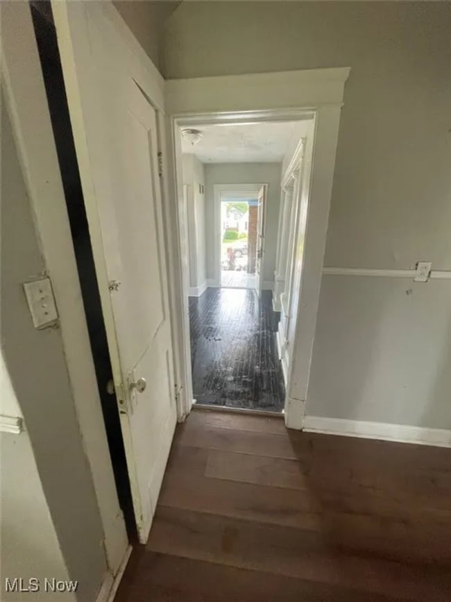 Building Photo - Spacious & Affordable 3-Bedroom Home