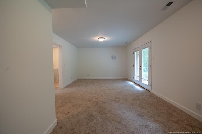 Building Photo - 916 Forge Rd