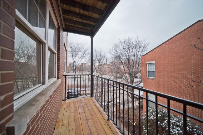 Building Photo - 2 bedroom in Chicago IL 60610