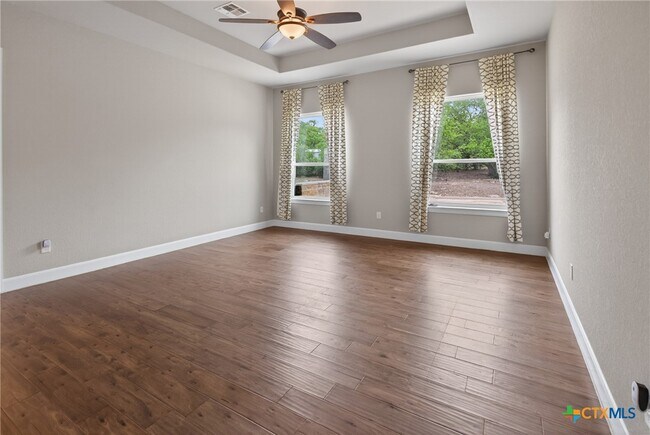 Building Photo - 219 Winding View