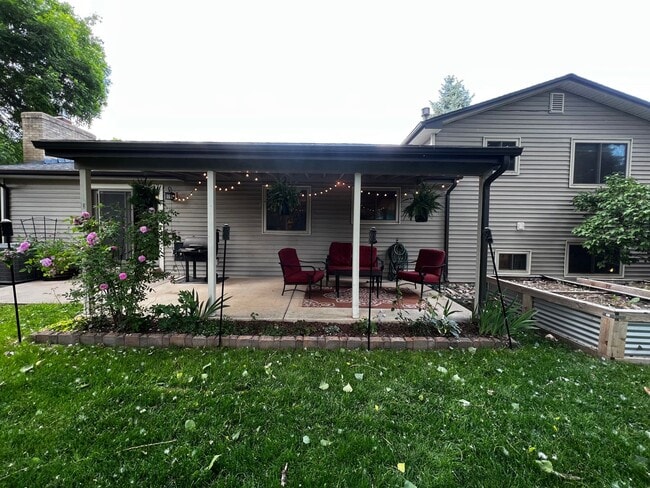 Building Photo - Remodeled 4 Bedroom 2 Bathroom Home in Fort Collins!