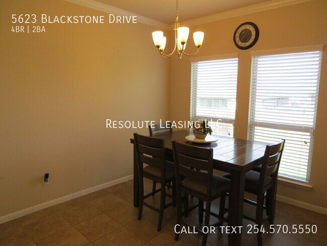 Building Photo - 5623 Blackstone Dr