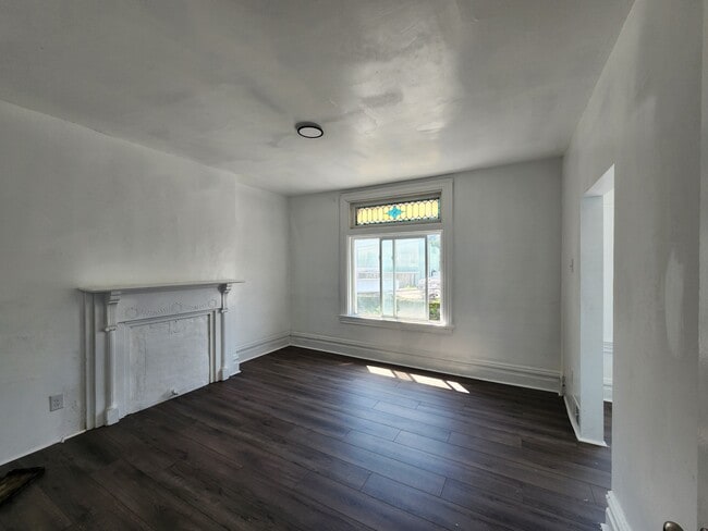 Building Photo - 446 Airbrake Ave