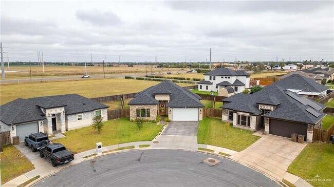 Building Photo - 1801 Stardust Ln