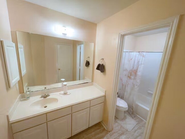 Building Photo - 20918 Foxwood Glen Ln