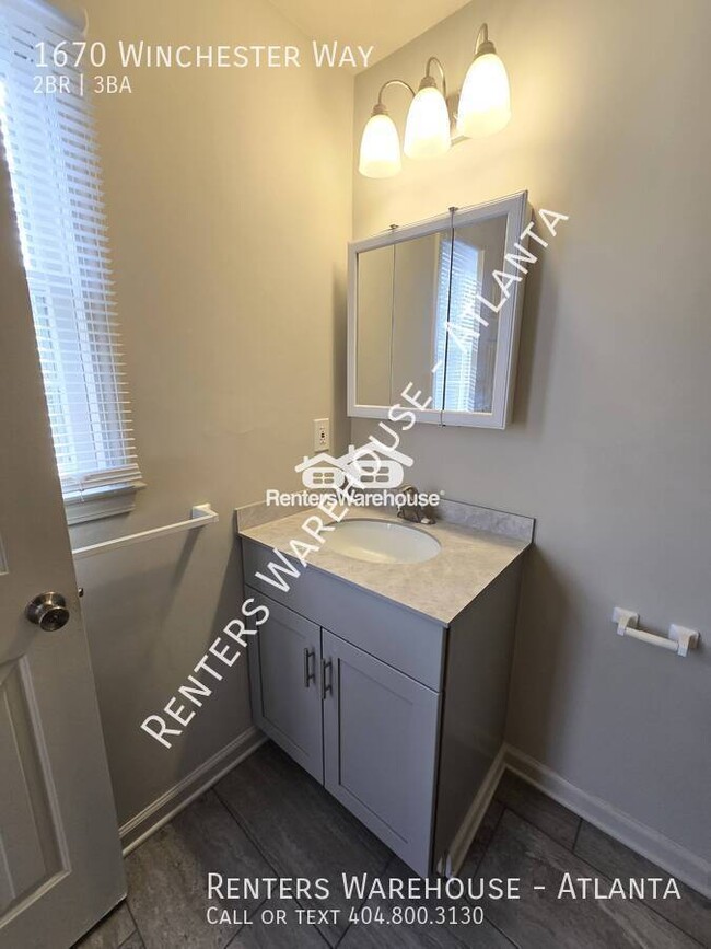 Building Photo - Charming Newly Remodeled Townhouse for Ren...