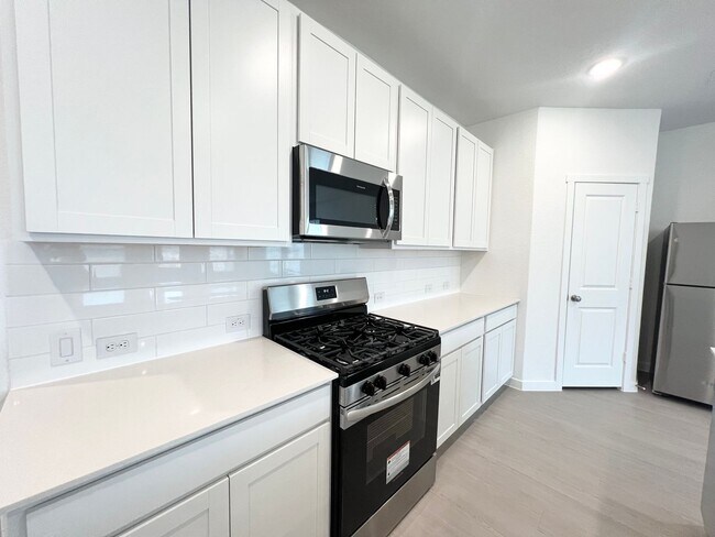 Building Photo - STUNNING New Construction 4/3 in Voss Farms, NBTX