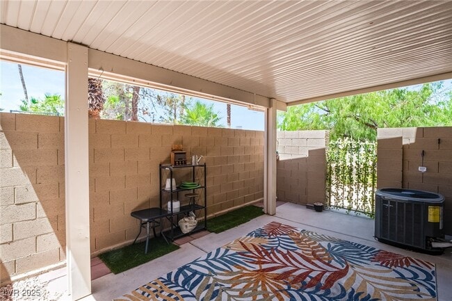 Building Photo - 683 Ambling Gait Ave