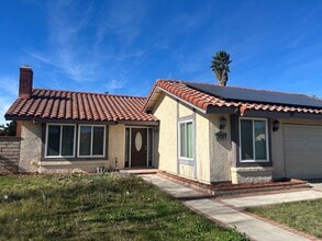 Building Photo - 956 N Sandalwood Ave