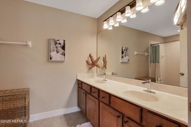 Building Photo - 228 Jardin De Mer Pl