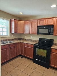 Building Photo - 228 Vanover Ln