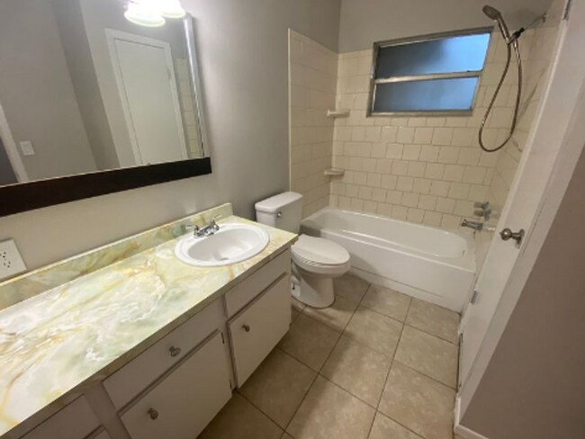 Building Photo - 98 Surf Dr