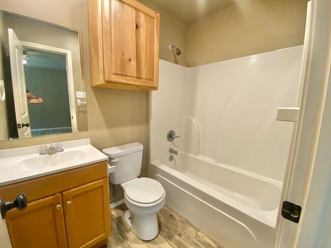 Building Photo - 3 bed and 2 bath available near Estacado H...