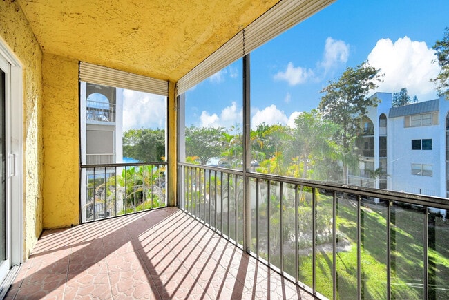 Building Photo - 3360 Spanish Moss Terrace