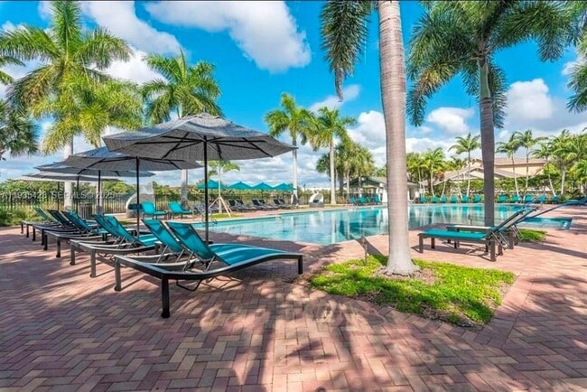 Building Photo - 833 Millbrae Ct