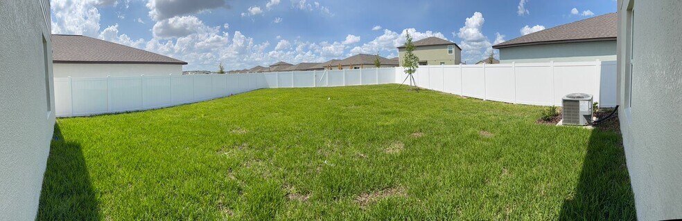 Building Photo - 2049 Albatross Nest Dr