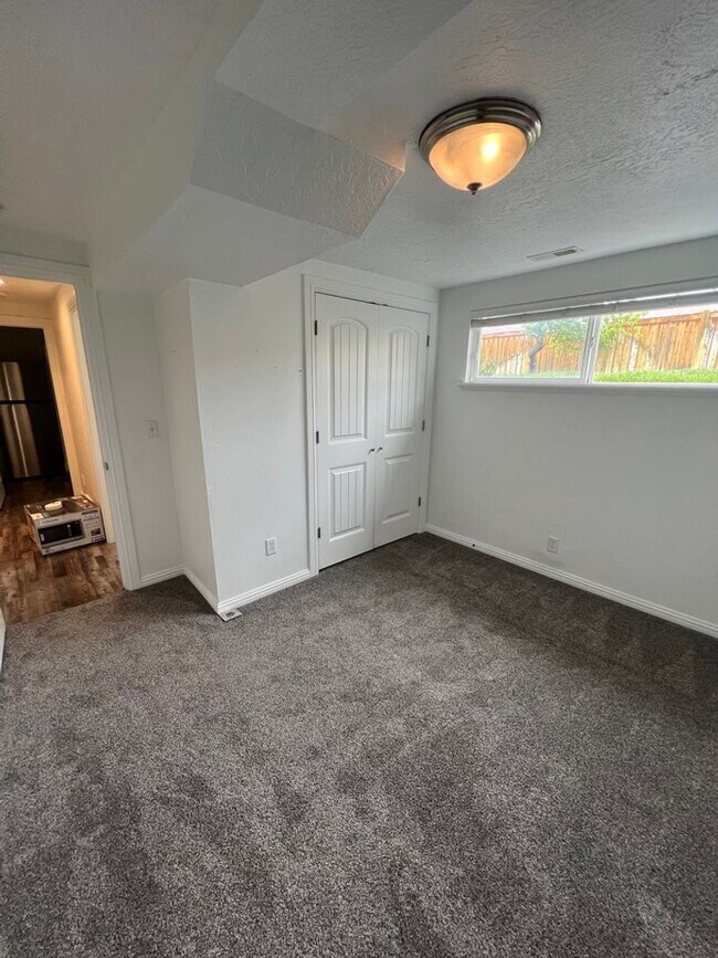 Building Photo - 424 W 1700 N