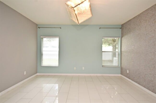 Building Photo - 475 Nadeau Way