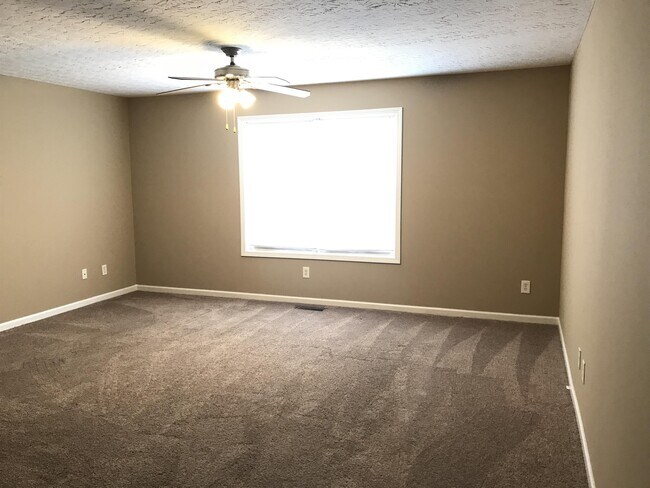 Building Photo - 201 McFadin Station St