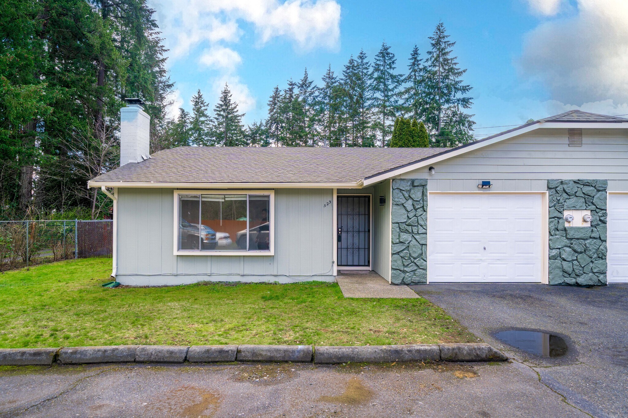 Front view of 523 159th side - 523 159th St E