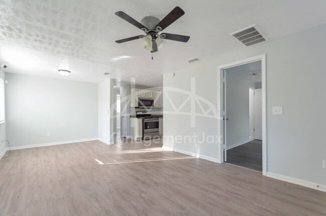 Building Photo - 4452 Bedivere Rd