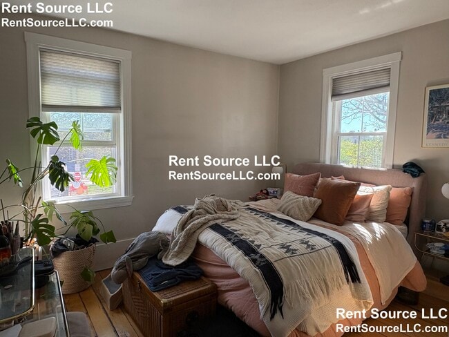 Building Photo - 565 Somerville Ave