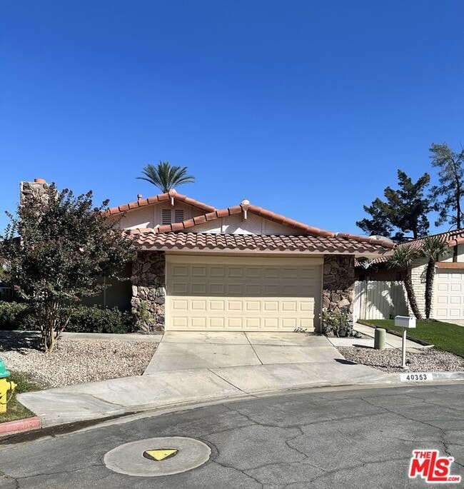 Building Photo - 40353 Sugar Bush Ct