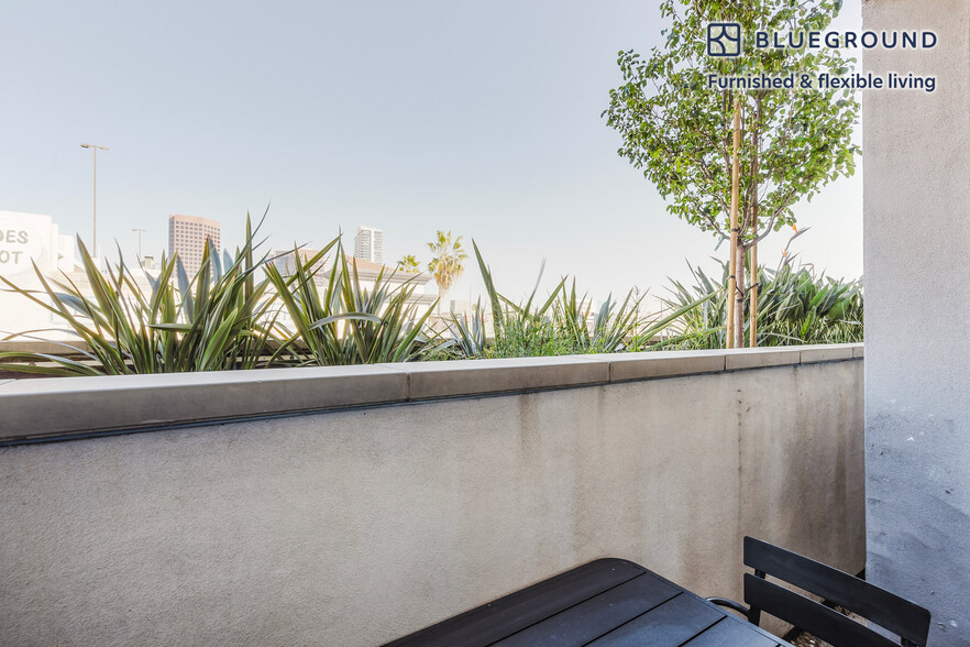 Building Photo - 12035 Wilshire Blvd