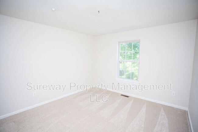 Building Photo - 606 Tanglewood Dr