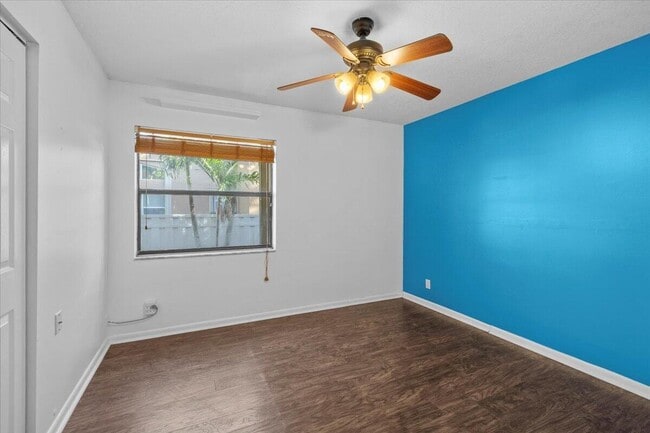 Building Photo - 5434 NW 87th Terrace