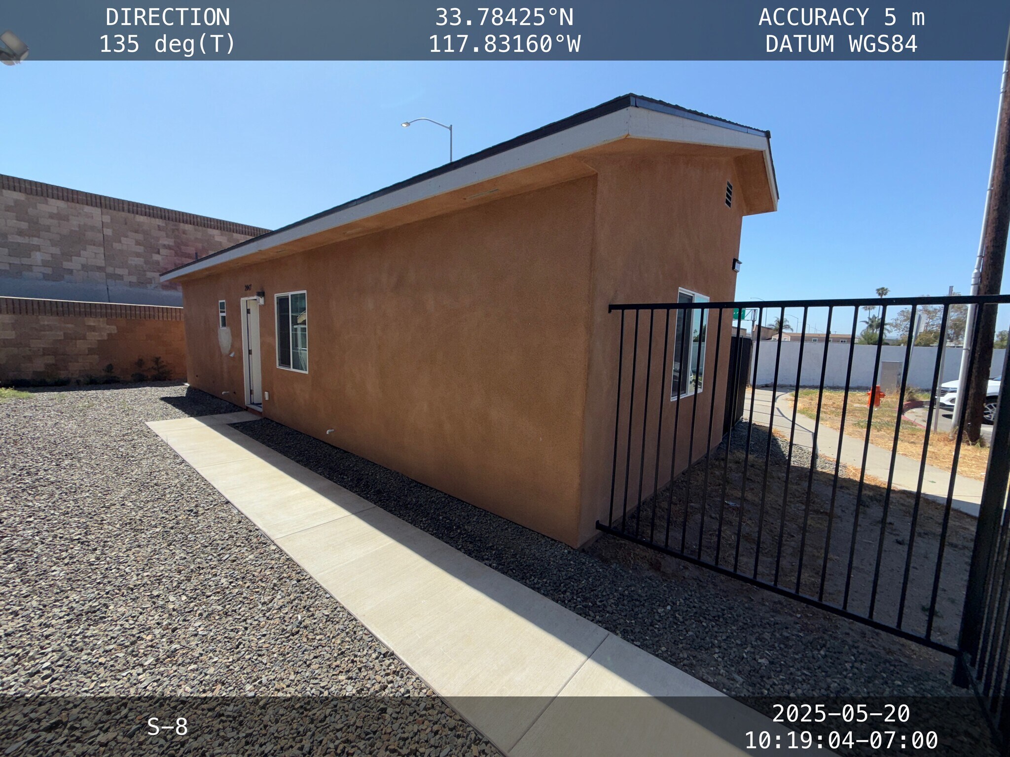 Building Photo - 2047 E Palmyra Ave
