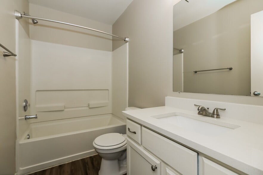 Building Photo - 6154 Settlers Lake Cir E