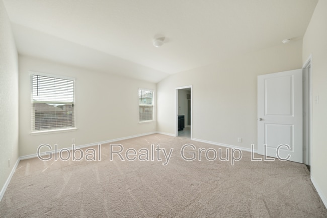 Building Photo - 213 Gravel Gray