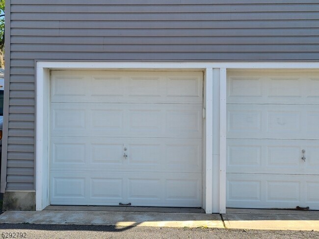 Building Photo - 154 W Washington Ave