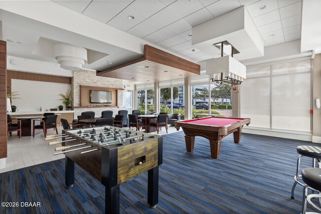 Building Photo - 241 Riverside Dr