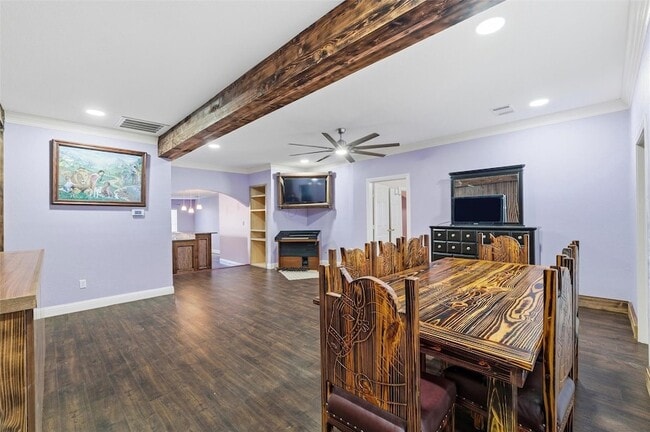 Building Photo - 2734 Fordham Rd