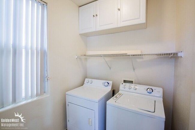 Building Photo - Gorgeous 3Bdm 2.5Ba Two-Story Home in Squire Village in a Gated Community!