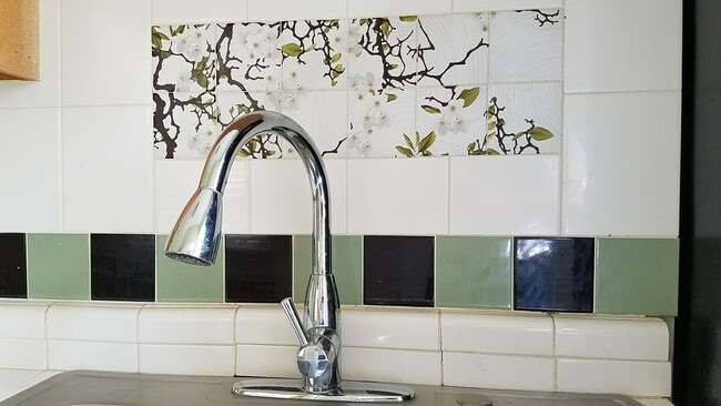 Building Photo - Large 2 Story House, Large Fenced In Yard, Wood Floors, Central Air, Quiet Community