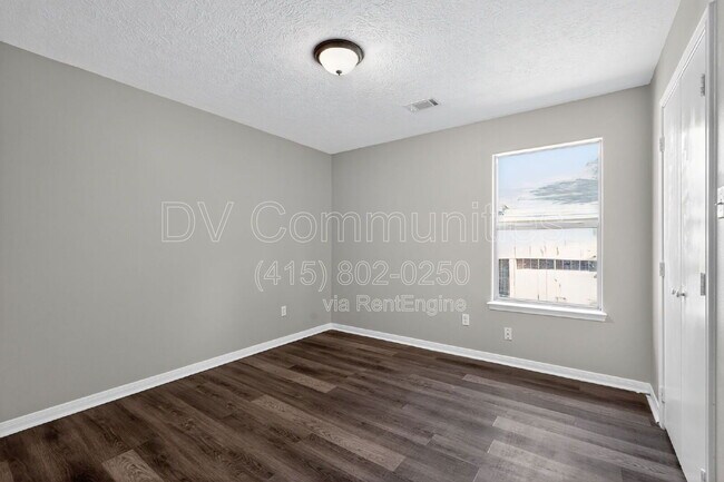 Building Photo - 16350 Many Trees Ln