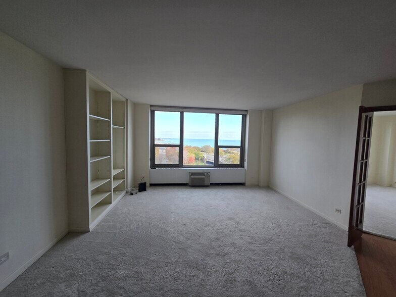 Building Photo - 1550 N Lake Shore Dr