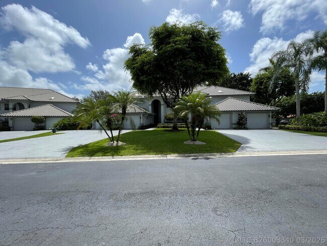 Building Photo - 11530 Briarwood Cir