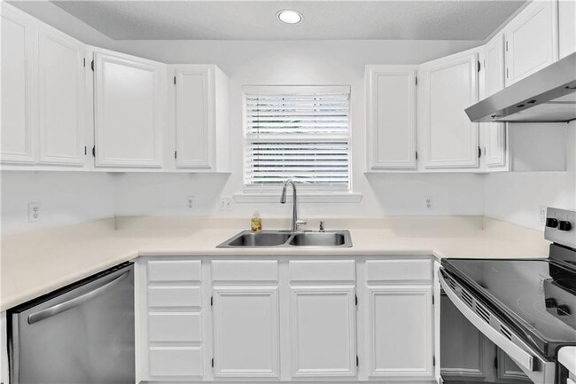 Building Photo - 509 Cedar St