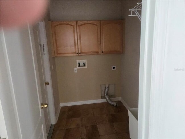 Building Photo - 4939 Solimartin Dr