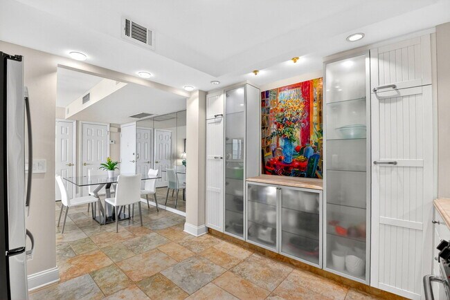 Building Photo - 3456 S Ocean Blvd