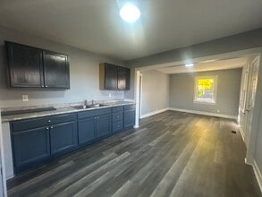 Building Photo - 6115 Noble Ave