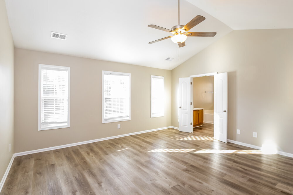 Building Photo - 6805 White Walnut Way